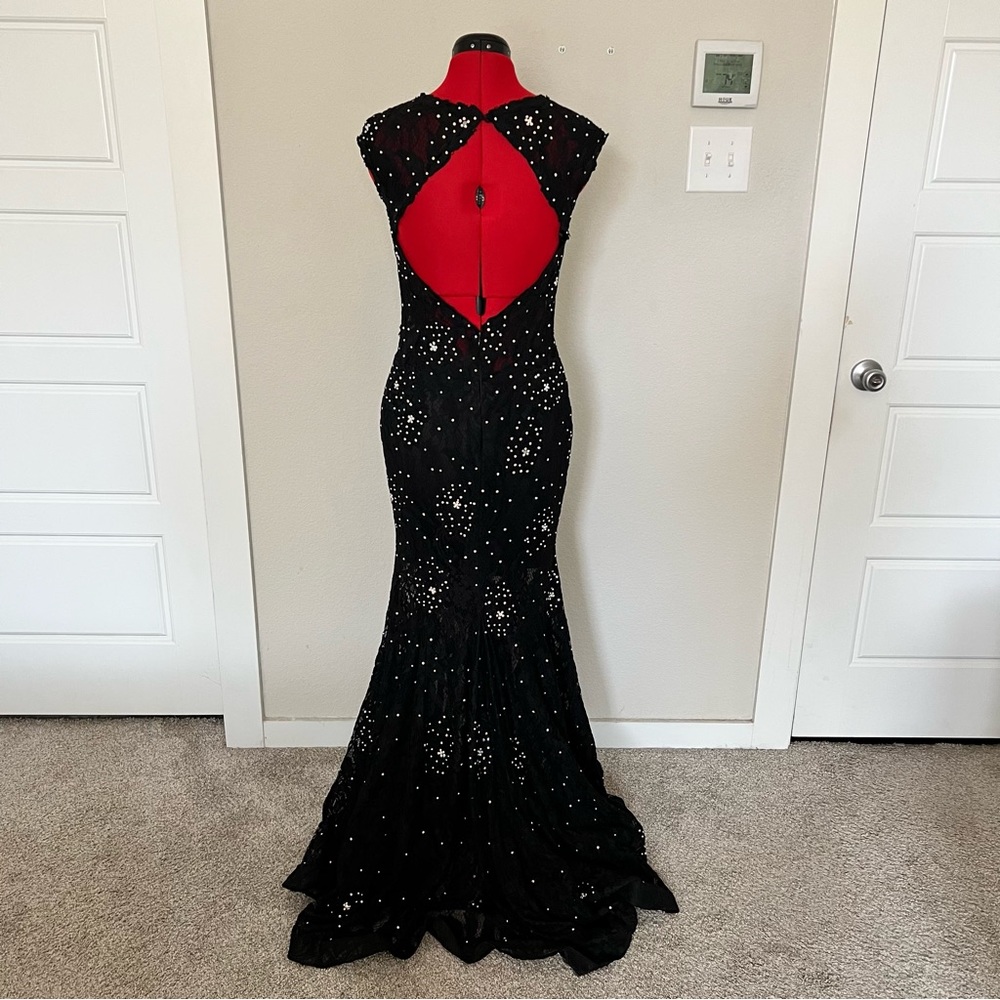 Camille La Vie Black Mermaid Jeweled/Sequin Floral Lace Formal Gown US 8 😍 - Picture 2 of 16